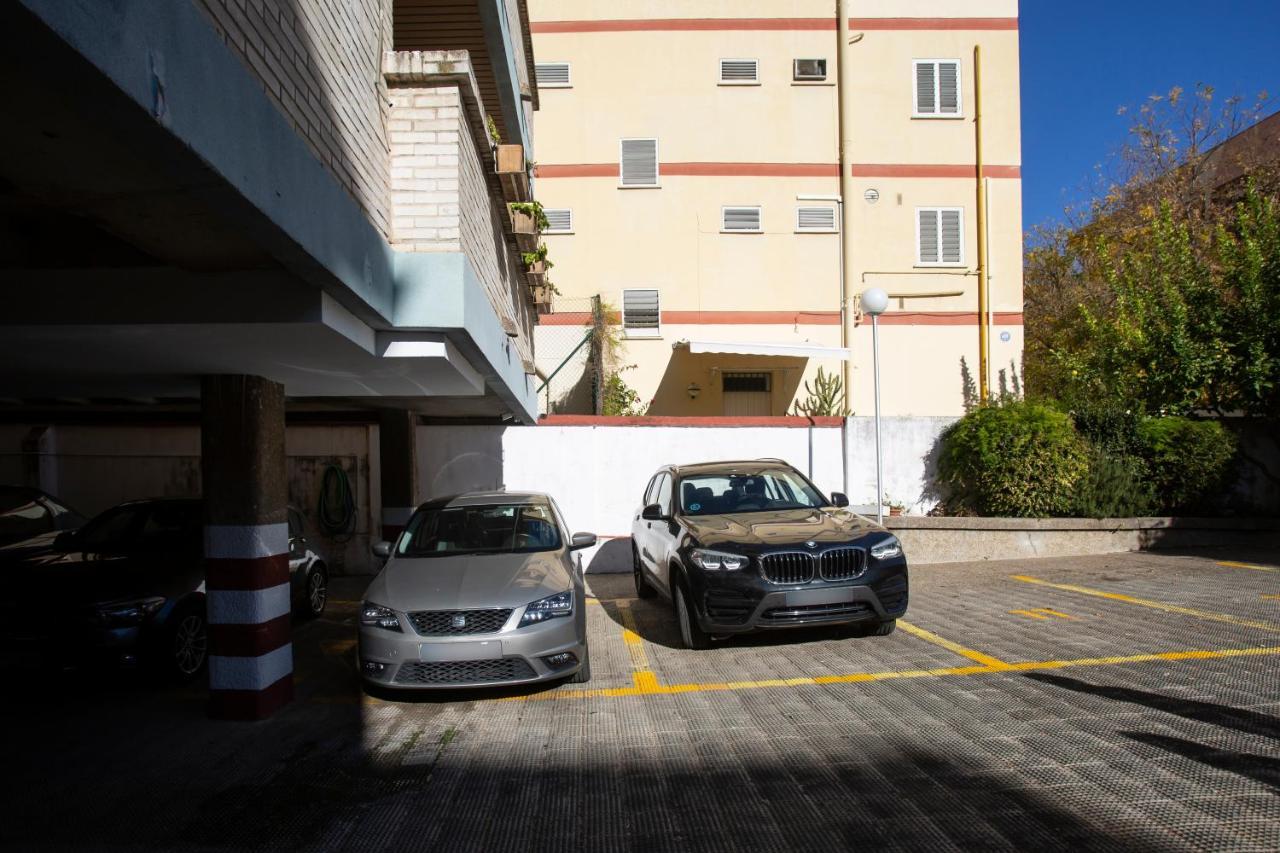Borbolla Sevilla Urban - Parking Zewnętrze zdjęcie