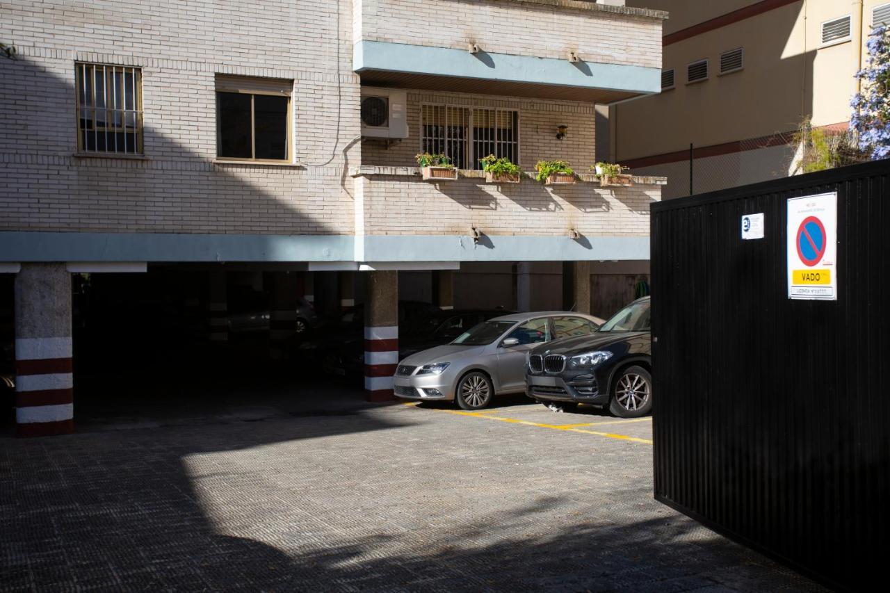 Borbolla Sevilla Urban - Parking Zewnętrze zdjęcie